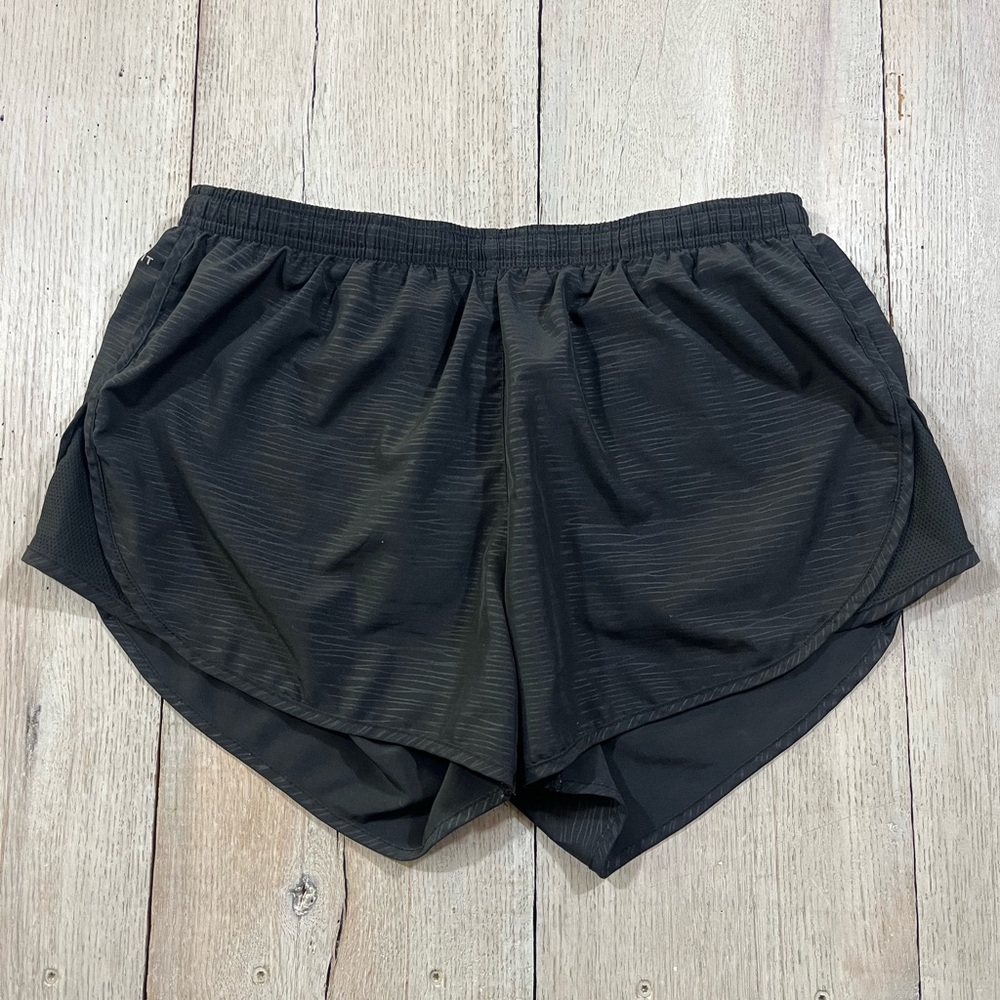 Nike Women’s Drifit Tempo Running Shorts Size M Spring 2018